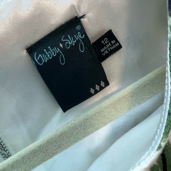 Gabby Skye Flower’s Print Dress Size 12 - Picture 11 of 15